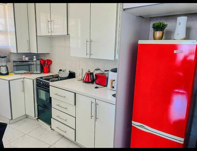 3 BEDROOM APARTMENT FOR SALE IN VANDERBIJLPARK CW 6